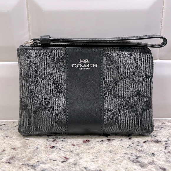 Coach Black Wristlet EUC - Picture 1 of 7